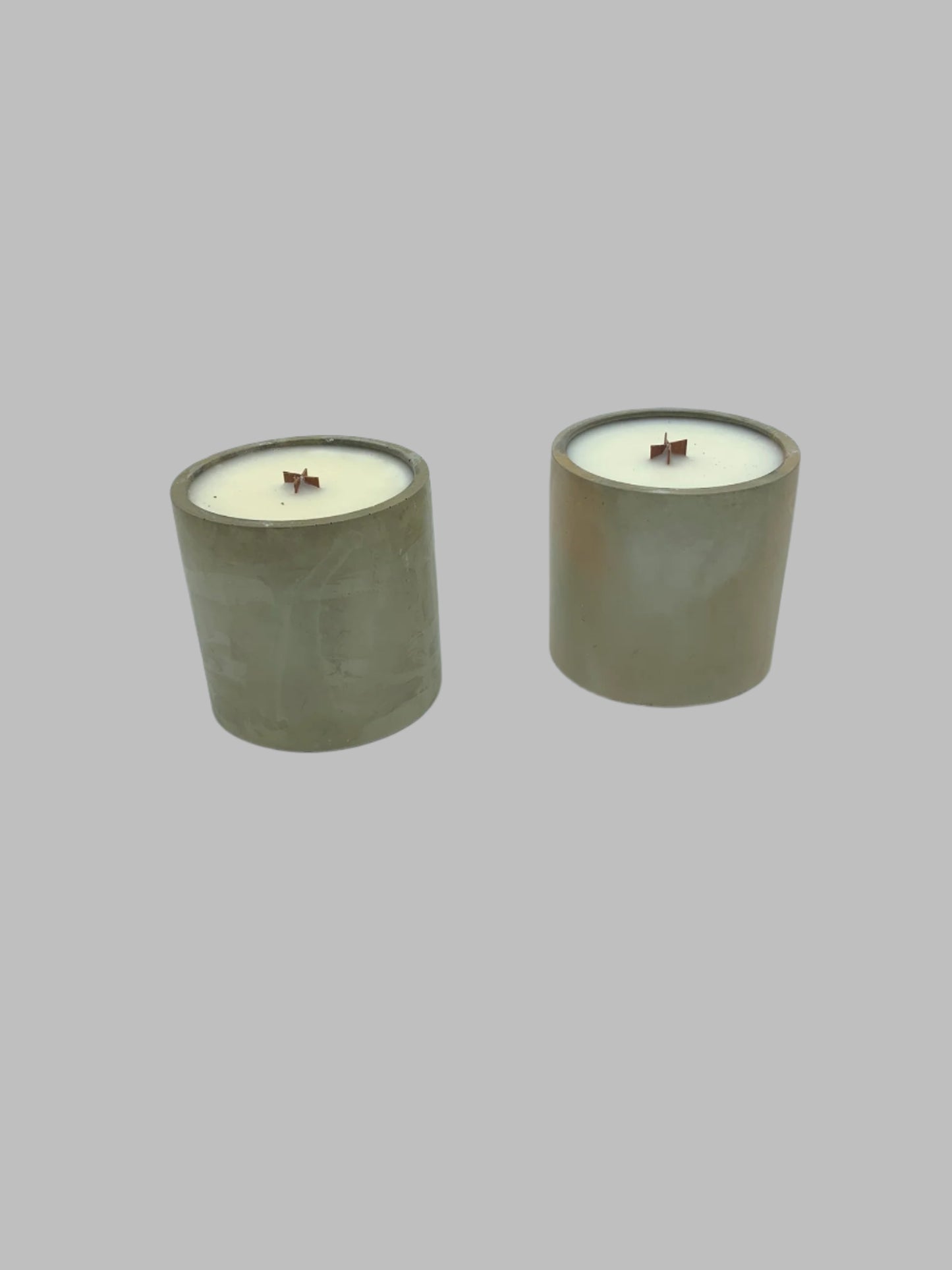 9.5 oz Candle🕯️in our Round Concrete Container